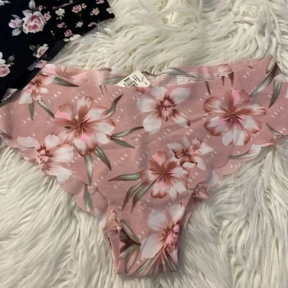 Victoria Secret size Large Cheekster Tanga brand new with tag - Picture 2 of 8